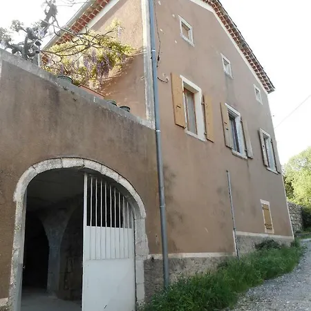 Le Nid D'hirondelles Holiday home *